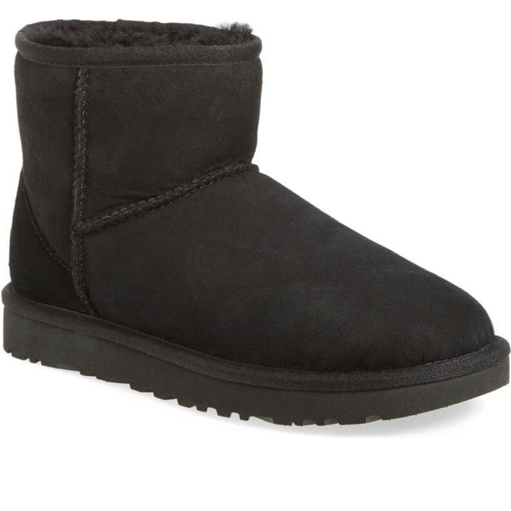 Ugg Classic Mini II in Black